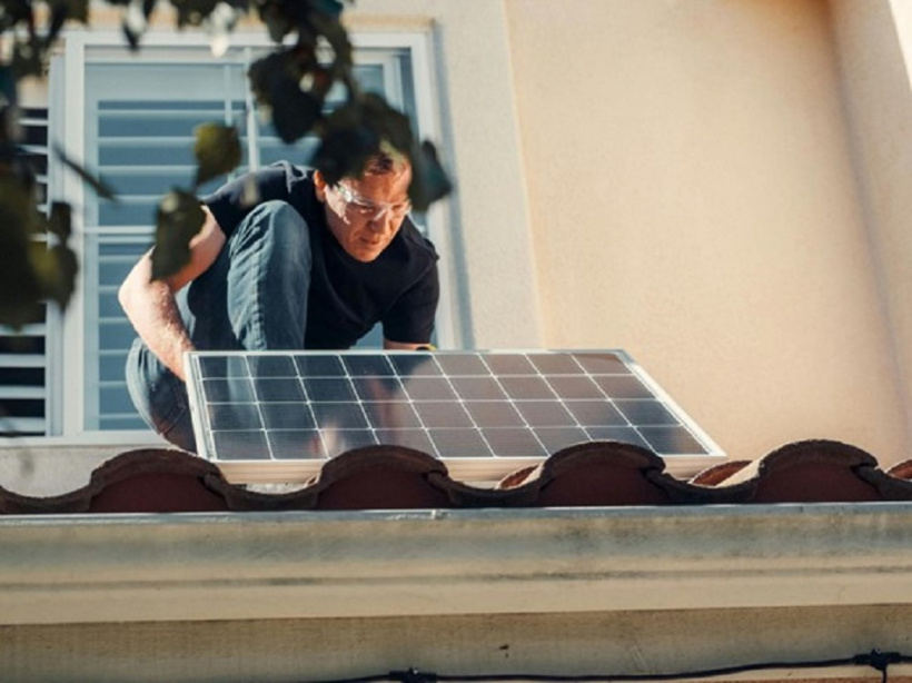 Balkonkraftwerk: Die Vorteile der kleinen Solaranlage für zu Hause